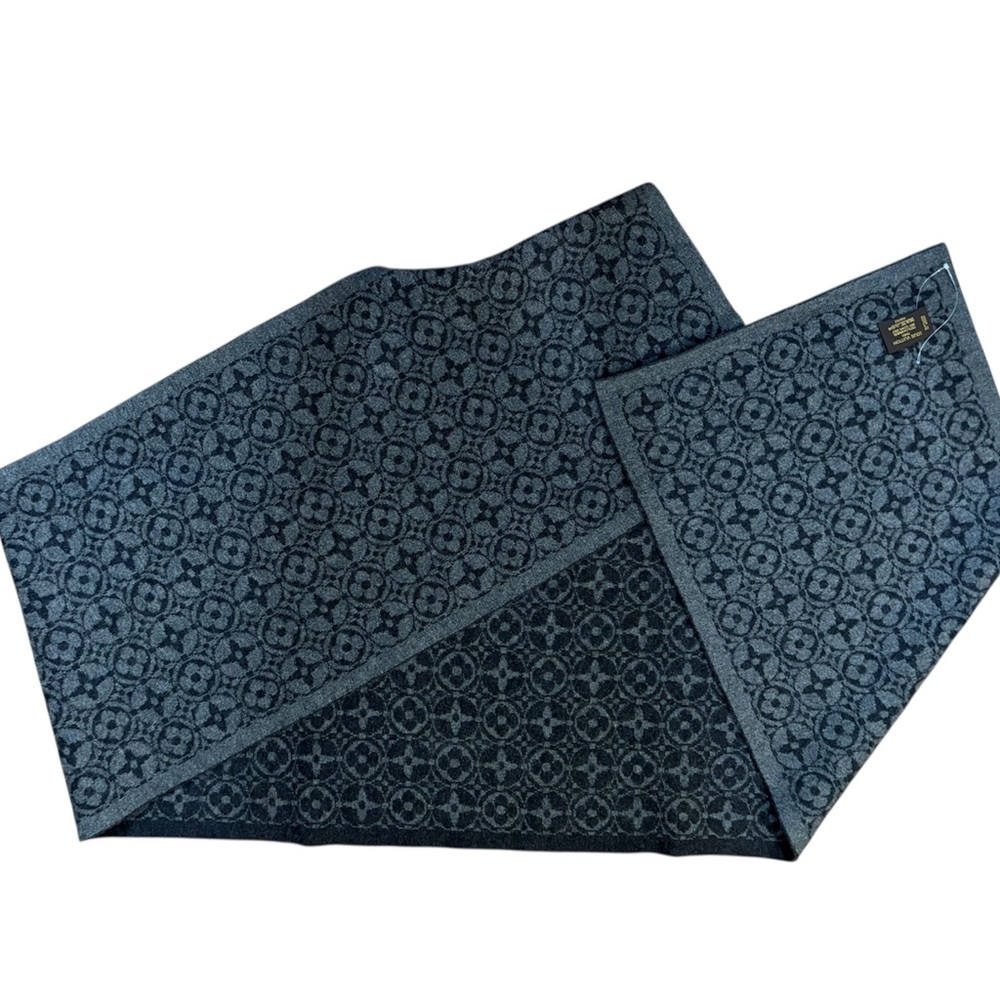 Louis Vuitton cashmere scarf